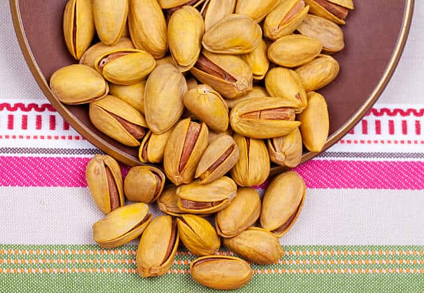 پسته اکبری نمکی طعم دلچسب شور سنتی